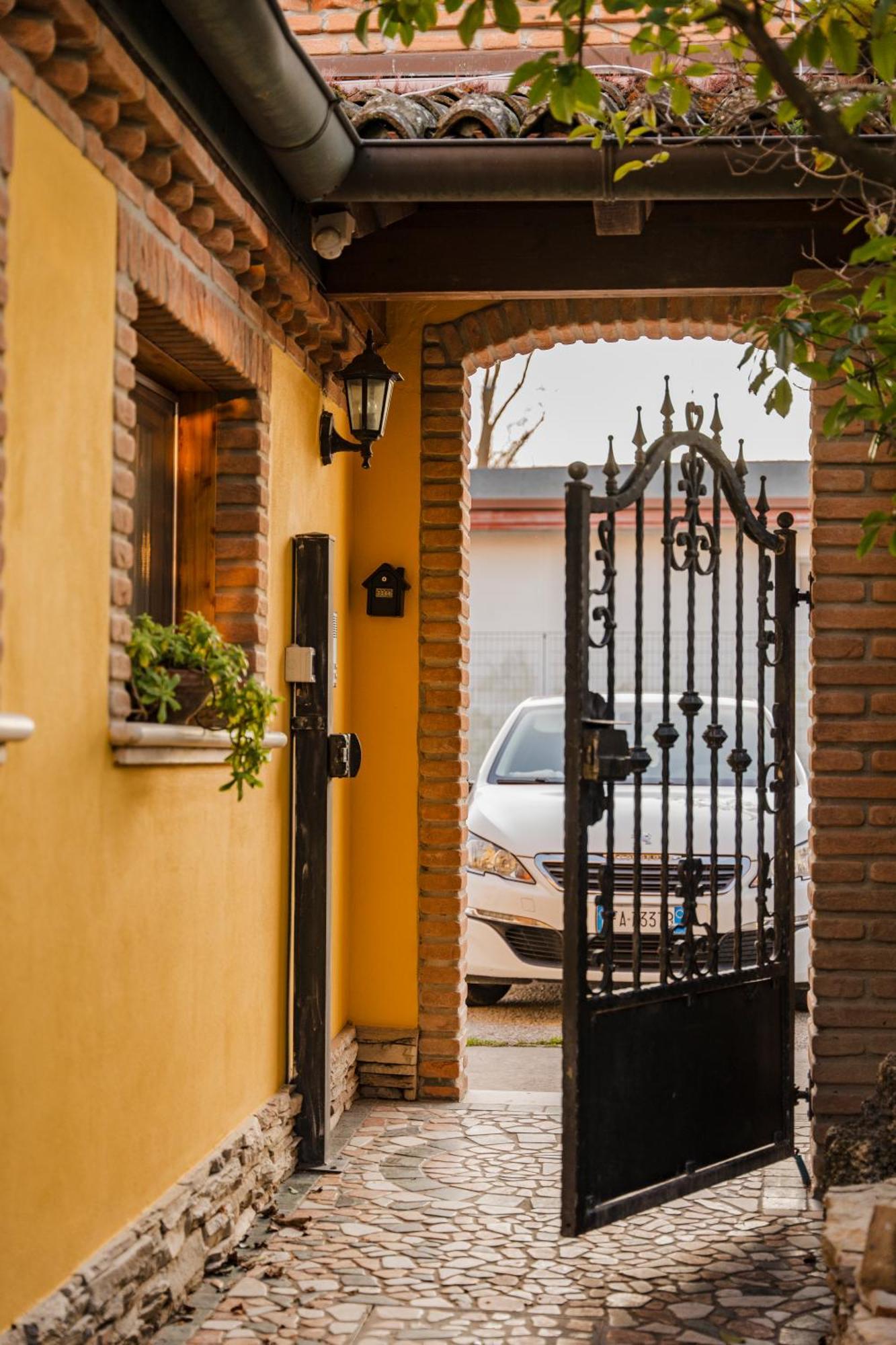 La Loggia Bed & Breakfast Comacchio Exterior photo